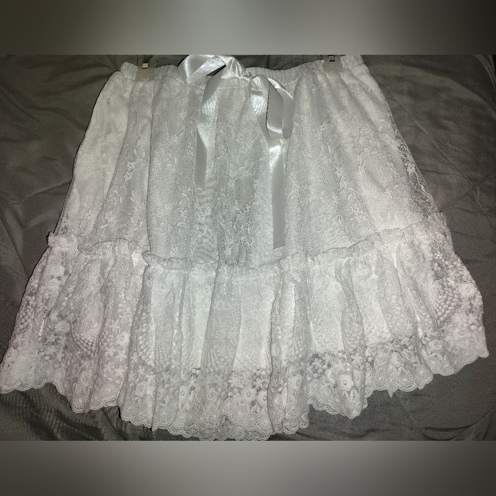 White Floral Lace Ruffle Skirt - Picture 6 of 8